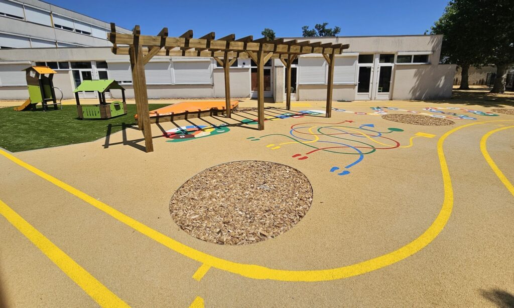 Cour de l'école maternelle Saint Cyprien