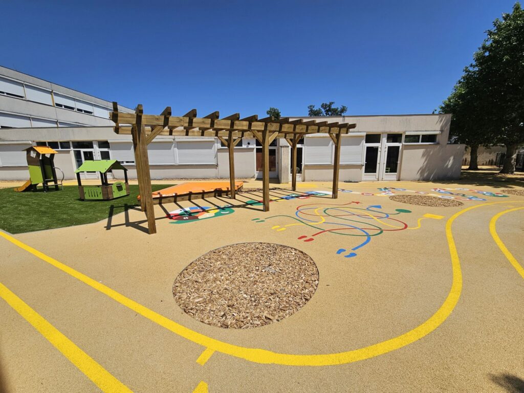 Cour de l'école maternelle Saint Cyprien